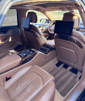 Audi A8, V8 4.2 / krásný stav - 9