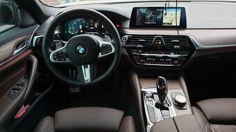 BMW 530xd, M-Paket, 1. majitel, TOP stav a výbava - 9