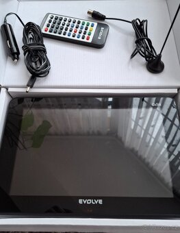 TELEVIZE  EVOLYE DO AUTA MALÁ 12V, 10.1" - 9