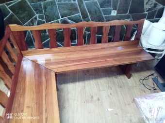 Stůl jidelni,dvě skříně,rohová lavice - 9