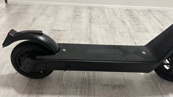 Elektrická koloběžka CORY COOL – výkon 500W, dojezd 70km - 9