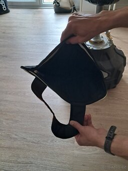Taška jako vystřižená z papíru - 9