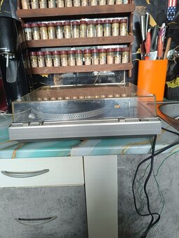 Prodám gramofon Hitachi HT 354 - 9