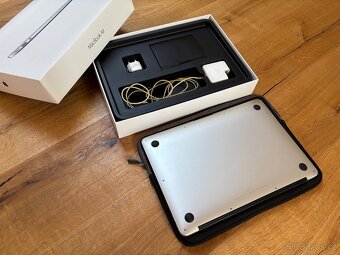 MacBook Air 13'' - i5 - 2017 - 9