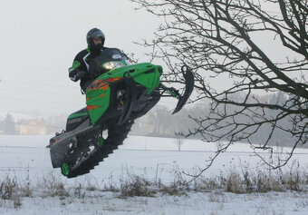 Skútr Arctic Cat M7 - mountain - 9