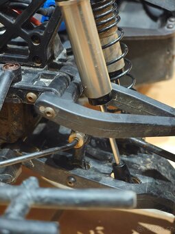 TRAXXAS UDR 1/7 SCALE RC - 9