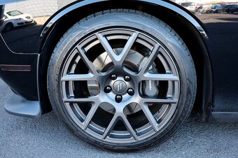 Dodge Challenger 6.4 SRT/BREMBO (č. B57) - 9