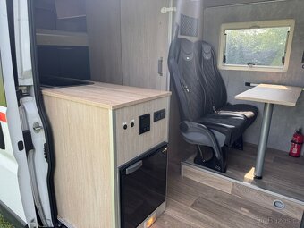 Obytný vůz Fiat Ducato Karavan / Obytný vůz / Obytňák / VAN - 9