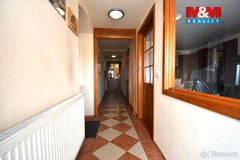 Prodej výrobního objektu s rodinným domem, 1200 m², Spálov - 9