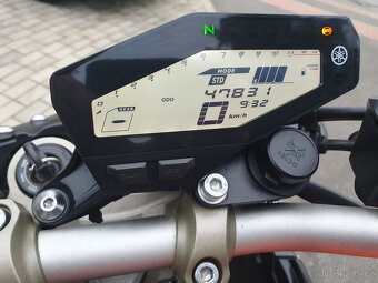 Yamaha MT09 - 9