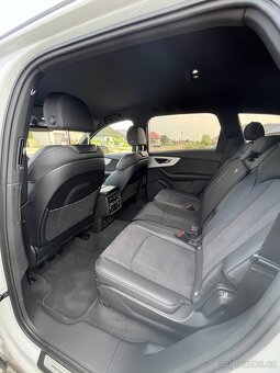 2022 Audi Q7 s line quattro - 9