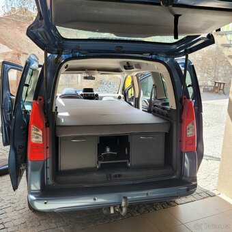 obytná vestavba Pick-up MPV spací vestavba - 9