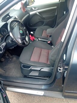 Škoda Octavia Combi 4x4 118kw - 9