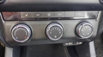Škoda Octavia III combi 1,6 Tdi , tažné zař. nehavar. - 9