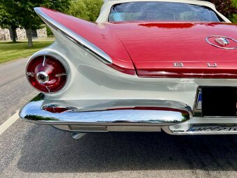 1960 Buick Lesabre Convertible - 9