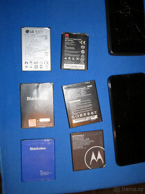 Mobily na díly, kryty, baterky - 9