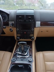 VW Touareg 3,0 TDI - 9