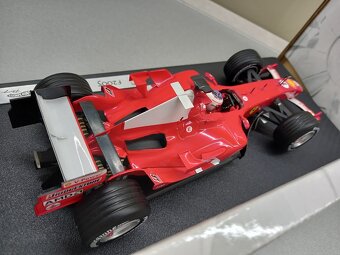 F1 FERRARI F2005 2005 RUBENS BARRICHELLO HOTWHEELS 1:18 - 9