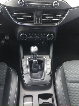Ford Focus Combi 1,5 TDi, 88 kW, head-up display - 9