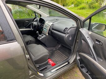 Toyota Corolla verso 2.2 - 9