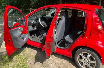 Peugeout 107 1.0i r.v. 2008 - 9