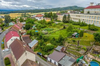 Prodej stavebního pozemku ve Zbirohu, klid, zeleň, výborná d - 9