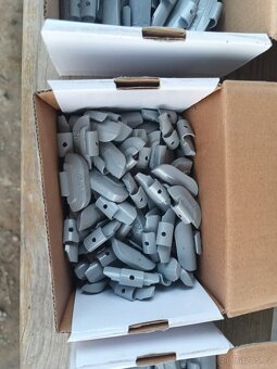 Poloautomat. zouvačka s pomocným ramenem - 9