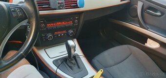 BMW E90 318 D - 9