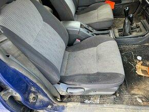 Prodám na Nissan Navara D22 4x4 2,5 nafta 98 KW rv 2003 - 9