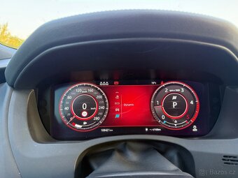 Jaguar XE Black Edition - - 9