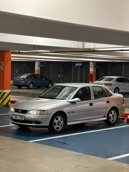 Opel Vectra B 1.8 92kW - 9