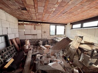 Pozemek s rozestavěným rodinným domem v lukrativní části obc - 9