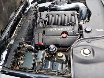 PRODÁM AGUAR XJ, 3.2 V8 EXECUTIVE. r.v. 1999/2000 - 9