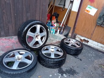 Alu kola VW Santa Fe originál r17 s novými pneu 225/45 - 9