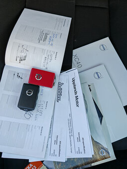 VOLVO XC40 D3 automat, servisované, WEBASTO, odpočet DPH - 9