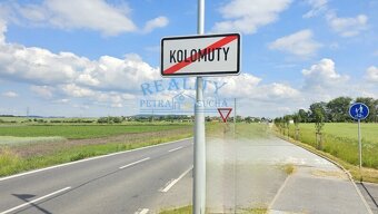 Prodej stavebního pozemku 920 m2 - 9