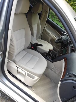 Škoda Octavia 1.6 tdi rok 2012 - 9