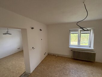 Prostorný rodinný dům 7+kk, 188 m², pozemek 1027 m² - 9