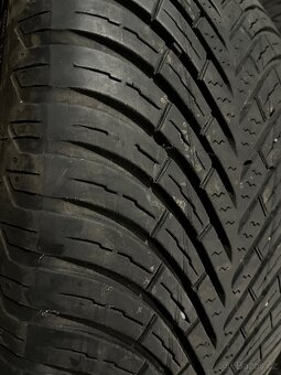 Zimní gumy Vredestein 205/55 R16 - 9