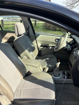 RENAULT MÉGANE 2 - 9