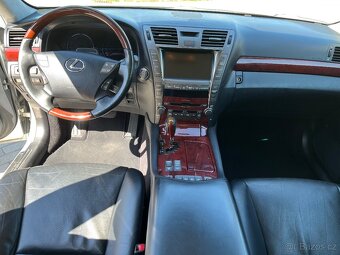 Lexus LS 460 4.6 V8 - 9