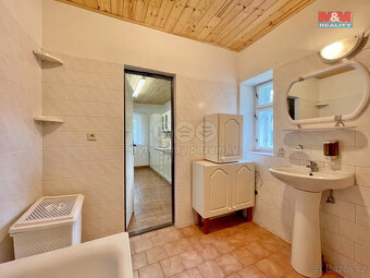 Prodej chalupy, 80 m², Lomnice - 9