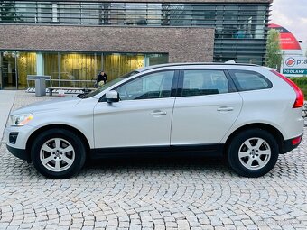 Volvo XC60 2.4SD 5VÁLEC 4x4 AUTOMAT VÝHŘEV TAŽNÉ SENZORY - 9