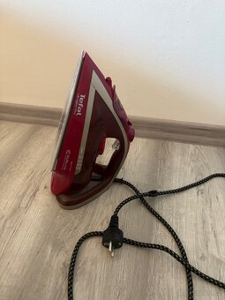 Žehlička Tefal 1000,- - 9