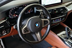 BMW M550i 390 kW, záruka, tažné, ventilace, masáže - 9