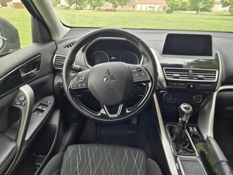 Prodám Mitsubishi Eclipse Cross 1.5 T 120kW - KLIMATIZACE - 9
