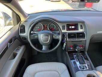 Audi Q7 3,0 TDI QUATTRO NAVI / 2007 - 9