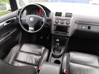 VW TOURAN 2.0TDi NAFTA 125 KW = 7. MÍSTNEJ, RV 2009 ZA 59,, - 9
