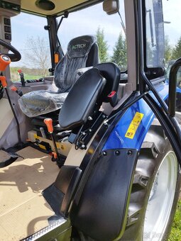 Traktor Farmtrac 555 DTc V - 9