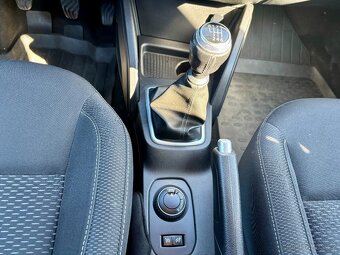 Dacia Duster 1.5 dCi 85kw 4x4 Comfort 1. Majitel - REZERVACE - 9